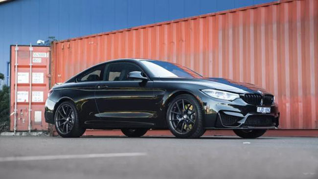 汽车中的艺术品 BMW M4 CS让驾驶变得乐趣十足