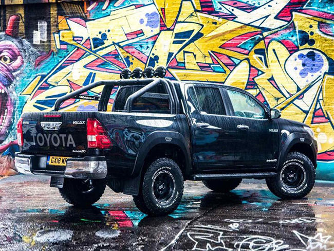 50岁生日快乐 Hilux Invincible 50官图