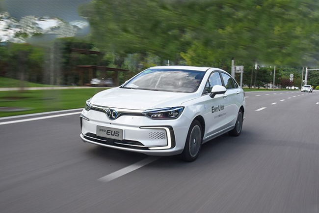 仅次于比亚迪秦Pro 北汽新能源EU5续航里程416km-460km