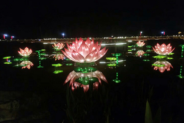夜逛古镇灯会，度过不一样的情人节