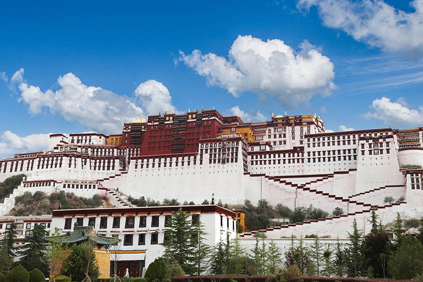 进藏五年| 比亚迪打造西藏高原纯电动客车第一品牌